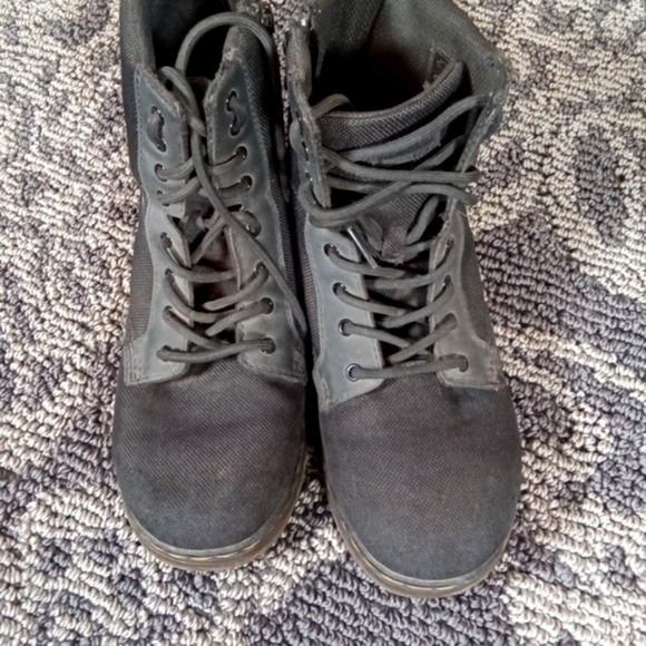 Dr Martens Combs Y Black Lace Combat Boots Boys Size 5 - Picture 2 of 7